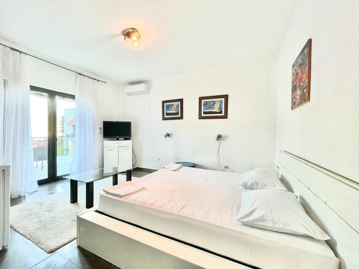 Sea View Apartments Milo 부드바 외부 사진